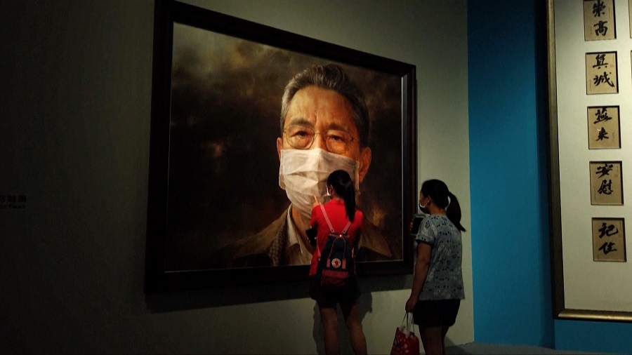 鐘南山畫像展，鐘南山口罩畫像，疫情下的畫展